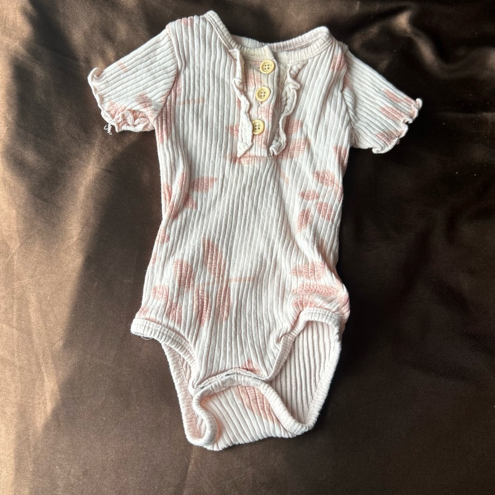 Girls onesie size 6/9 months